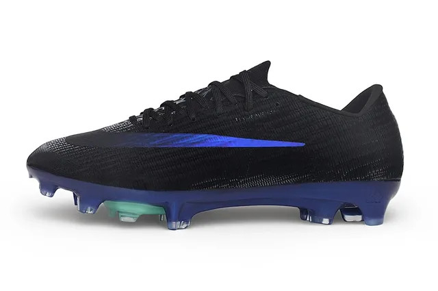 Nike Negro y Azul Zapatos de fútbol para terreno firme con construcción Flyweave en upper de knit de bajo corte 6
