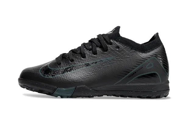 Nike chaussures de football intérieur avec empeigne synthétique noire et bleue et lignes d'accent en teal 6