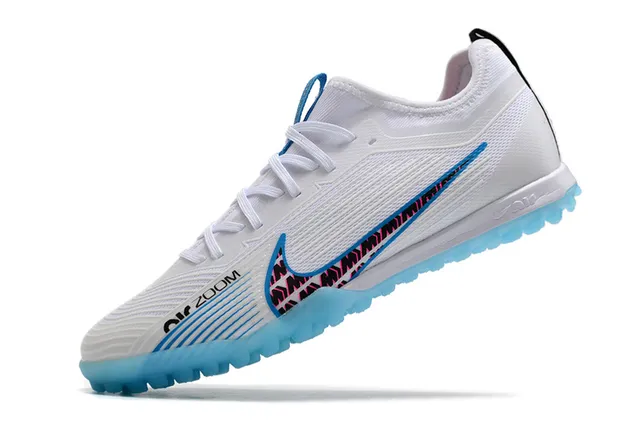 Nike Black Gold Chaussure à Coupe Basse Supérieure en Maille Synthétique Chaussures de Football sur Pelouse Artificielle 20