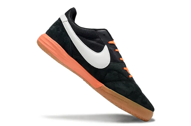 Nike Chaussures de football indoor en suède et maille noir et orange basses 3