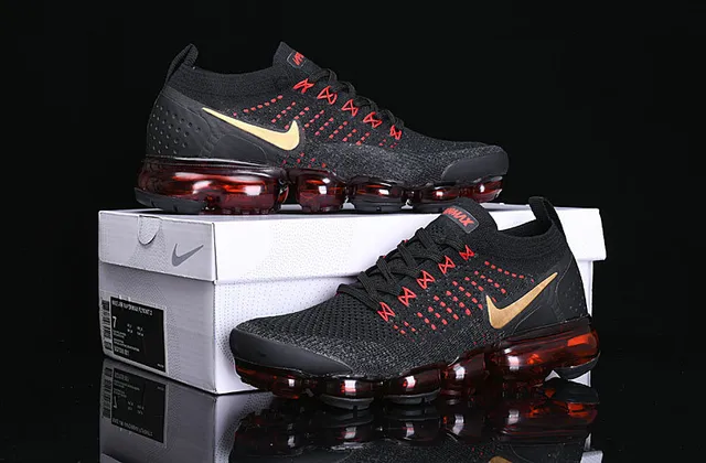 Nike Black Red Flyknit Upper Visible Air Cushioning Running Shoes 10