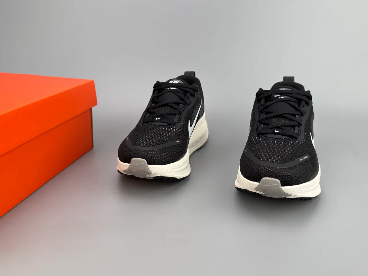Nike Black White Engineered Mesh Upper Full-Length ZoomX Midsole Running Shoes 3