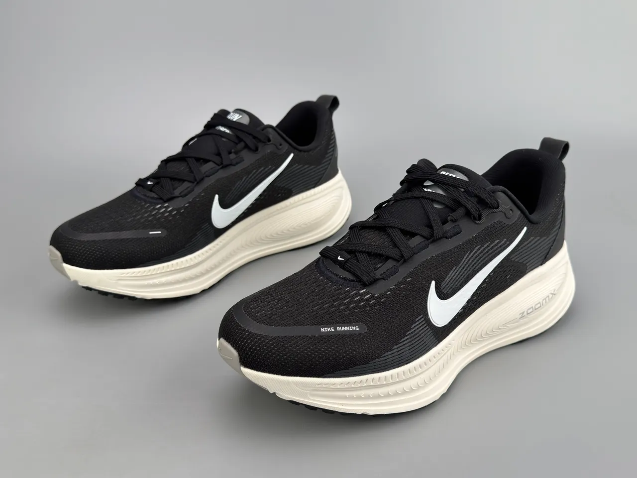 Nike Black White Engineered Mesh Upper Full-Length ZoomX Midsole Running Shoes 5