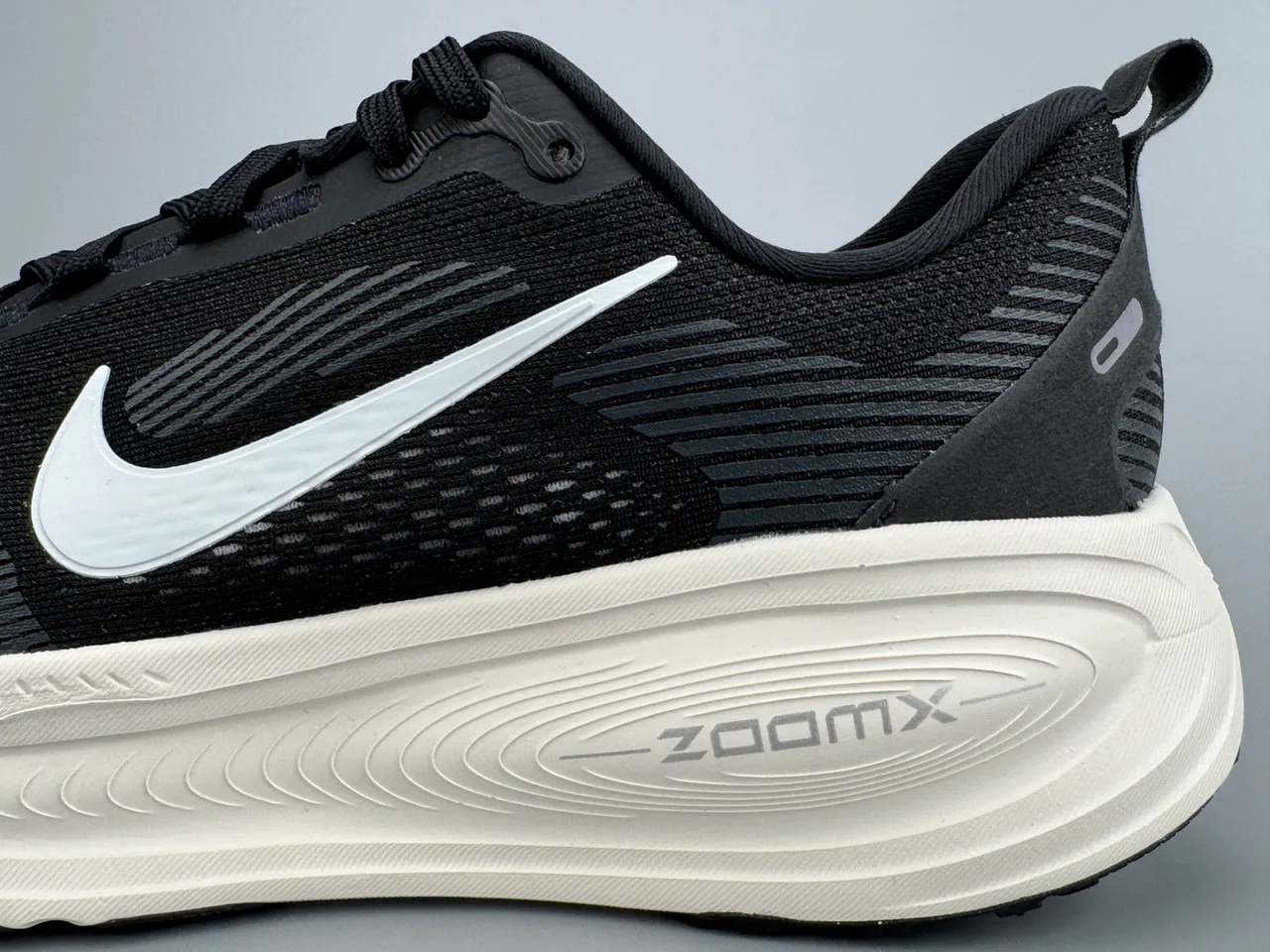 Nike Black White Engineered Mesh Upper Full-Length ZoomX Midsole Running Shoes 7