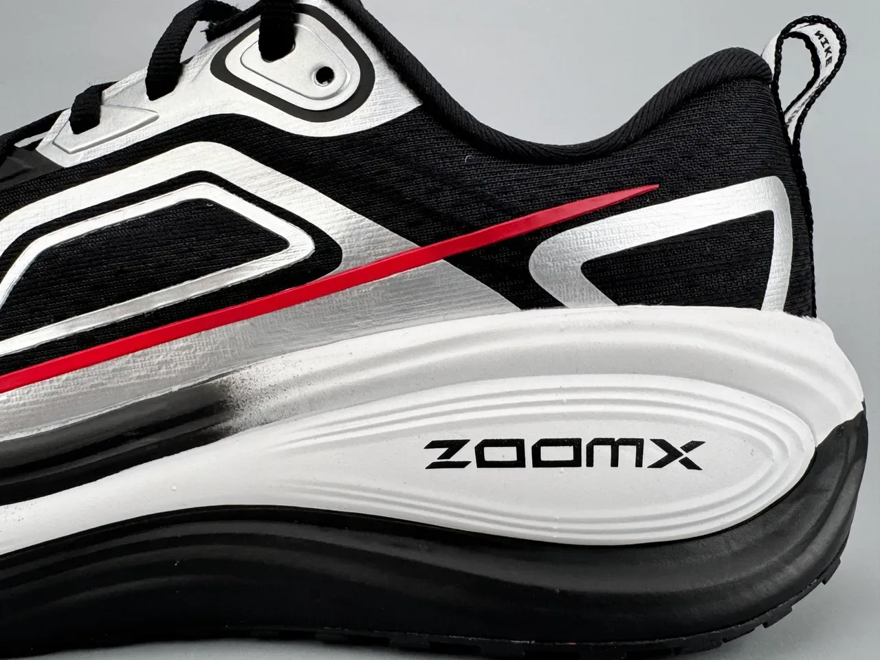 Nike Black White Layered Wave-Shaped Synthetic Cage Open Mesh Upper Sneakers 7