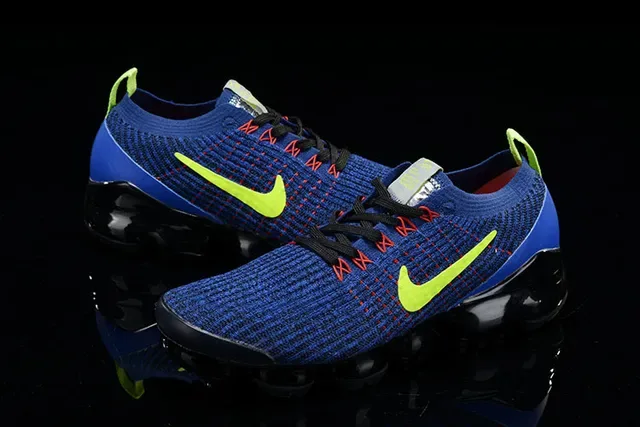 Nike Tênis de corrida com upper de knit azul e verde Air Cushioning visível 12