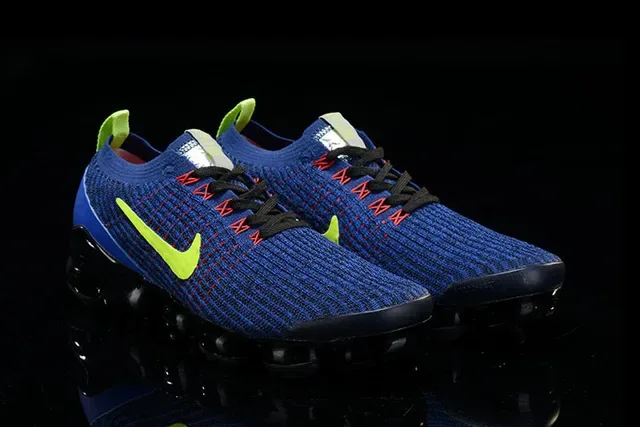 Nike Tênis de corrida com upper de knit azul e verde Air Cushioning visível 14