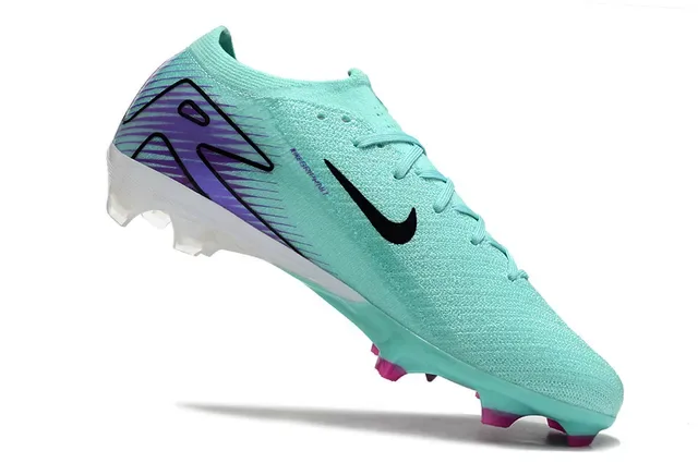 Nike Chaussures de football Bleu Violet Low-Cut Knit Upper Dynamic Graphic Overlay Pour terrain ferme 2