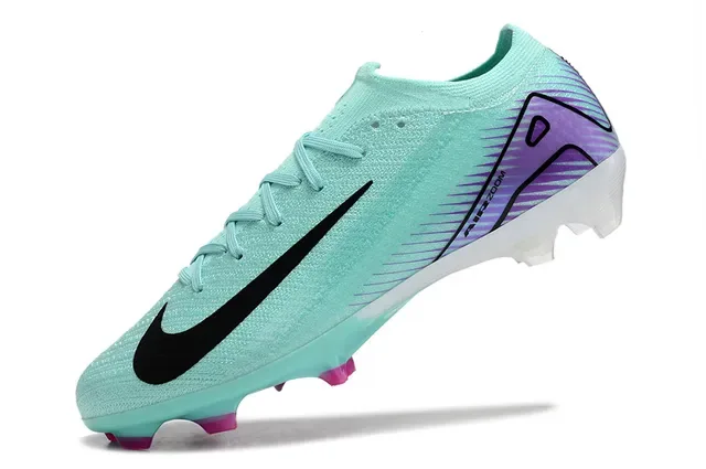 Nike Chaussures de football Bleu Violet Low-Cut Knit Upper Dynamic Graphic Overlay Pour terrain ferme 3