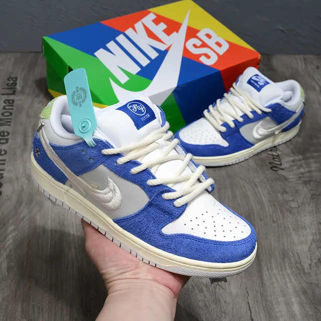 Nike Chaussures de skateboard à talon bas en suédé et cuir bleu et blanc 2