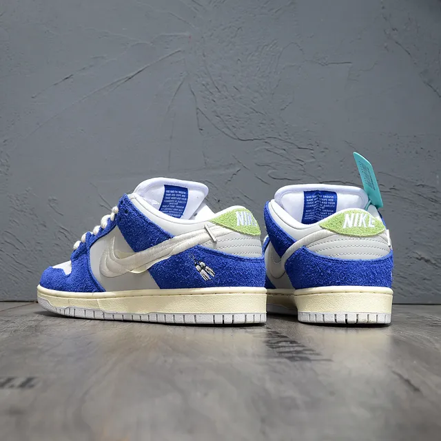 Nike Chaussures de skateboard à talon bas en suédé et cuir bleu et blanc 3
