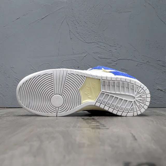 Nike Chaussures de skateboard à talon bas en suédé et cuir bleu et blanc 5