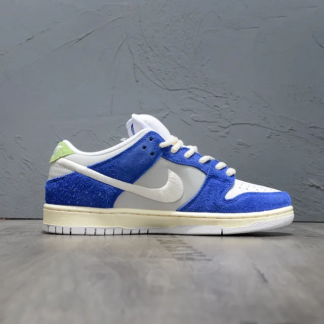 Nike Chaussures de skateboard à talon bas en suédé et cuir bleu et blanc 6