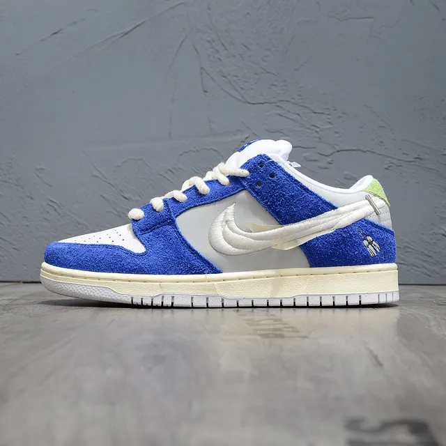 Nike Chaussures de skateboard à talon bas en suédé et cuir bleu et blanc 7