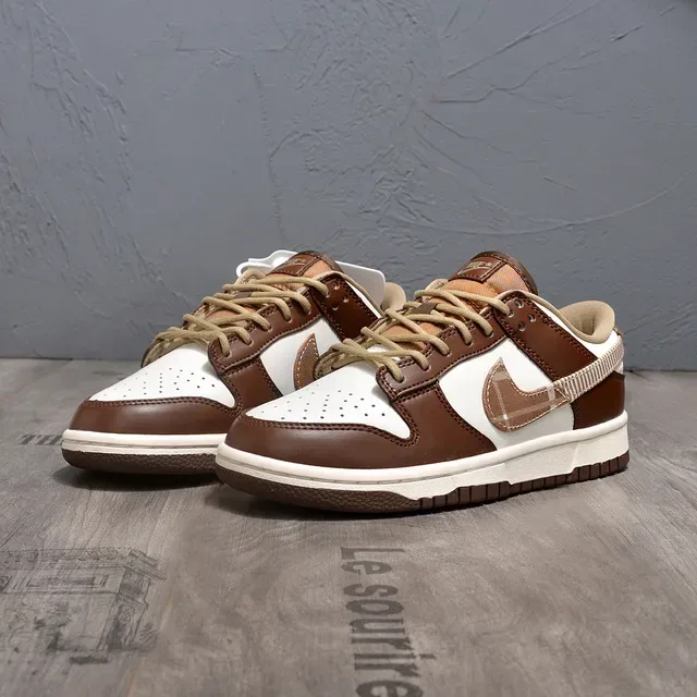Nike Dunk Low Chocolate White Brown Tênis Lifestyle 3