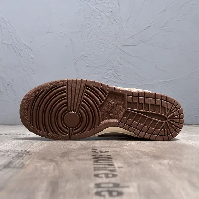 Nike Dunk Low Chocolate White Brown Tênis Lifestyle 5