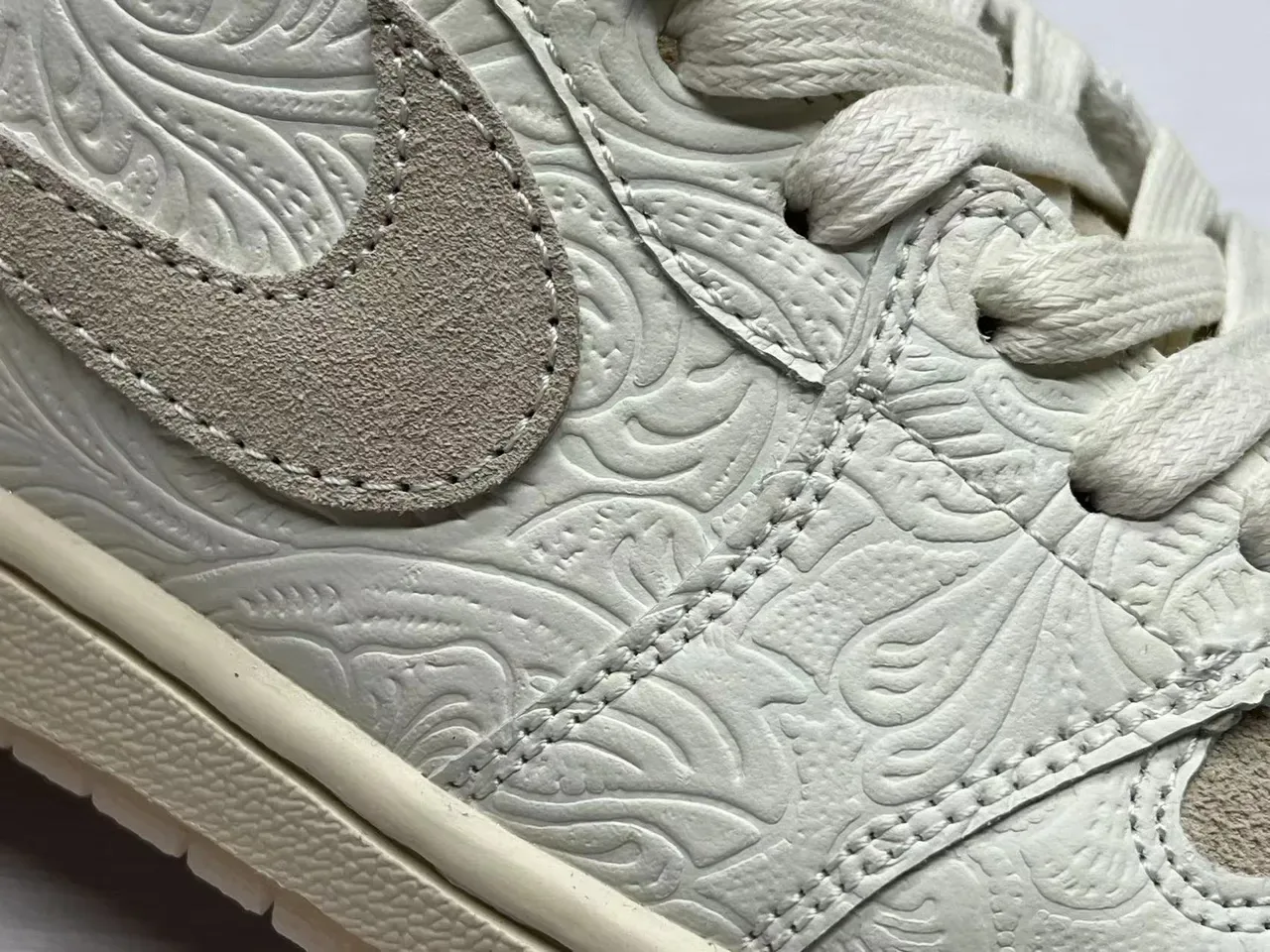 Nike Dunk Low Embossed Floral Beige Lifestyle Sneakers 3