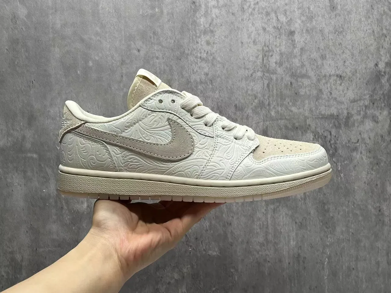 Nike Dunk Low Embossed Floral Beige Lifestyle Sneakers 4