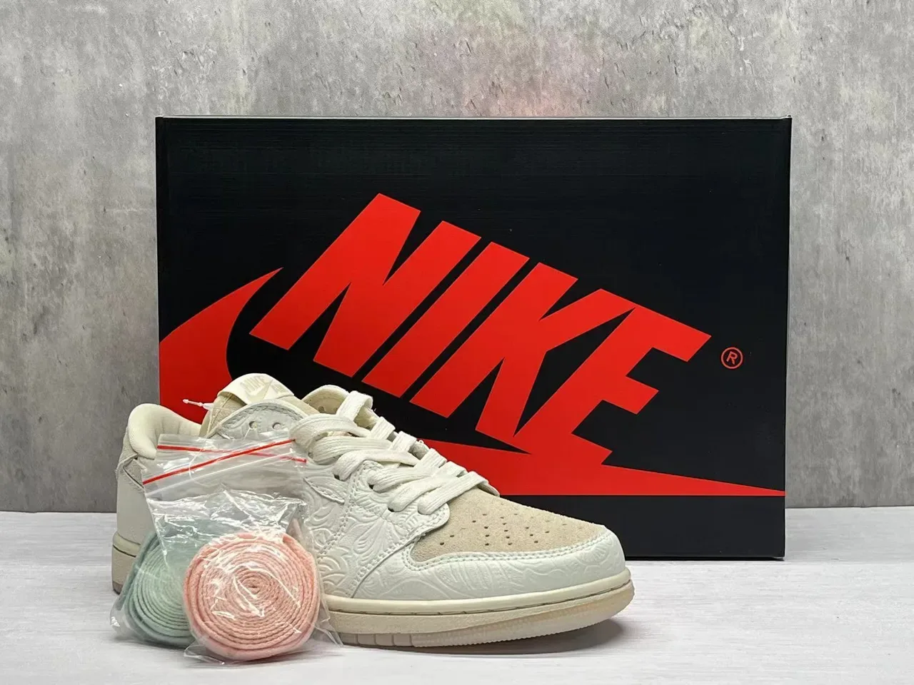 Nike Dunk Low Embossed Floral Beige Lifestyle Sneakers 8