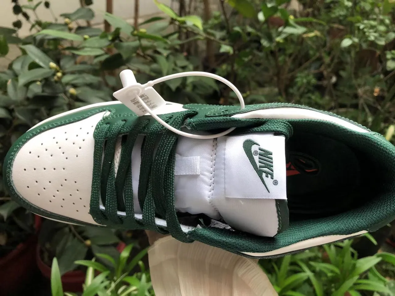 Nike Dunk Low Green and White Lifestyle Sneakers 5