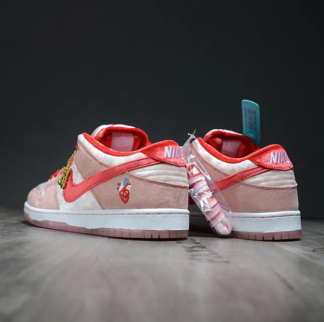 Nike Dunk Low Pink and Red Velvet Lifestyle Sneakers 3