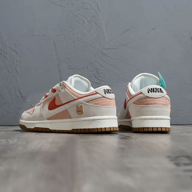 Nike Dunk Low Rabbit Biscuit Pink White Lifestyle Sneakers 3