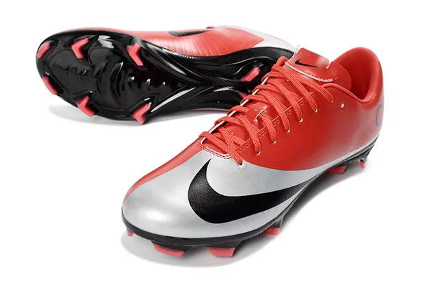 Nike Gold White Metallic Finish Ribbed Synthetic Upper Firm-Ground Soccer Shoes 11