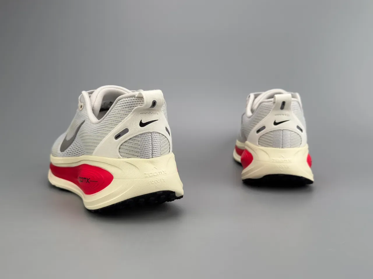 Nike Gray Red Engineered Mesh Upper Visible ZoomX Cushioning Window Running Shoes 3