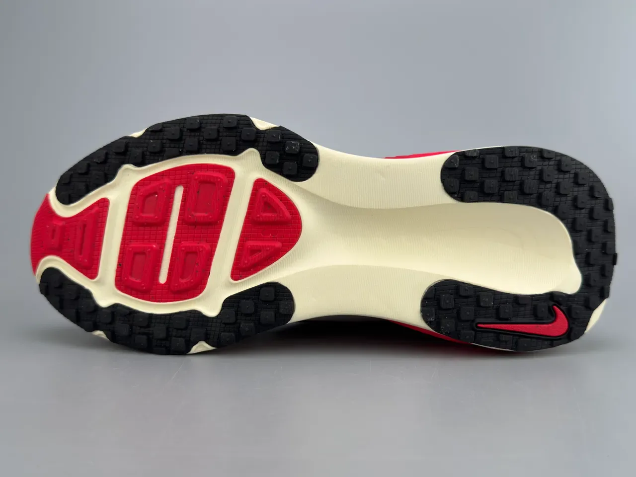 Nike Gray Red Engineered Mesh Upper Visible ZoomX Cushioning Window Running Shoes 7