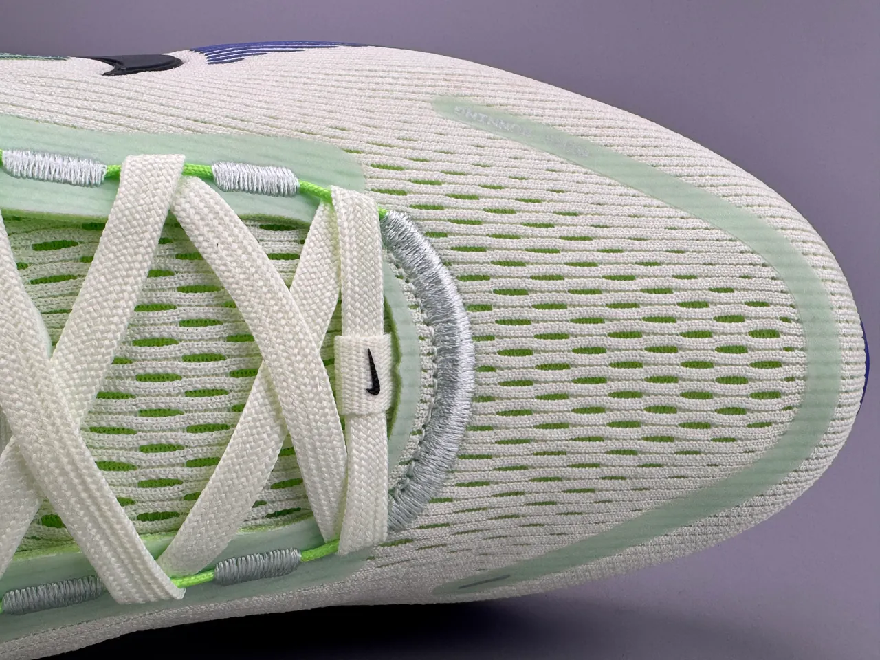 Nike Green Blue Engineered Knit Upper Gradient Midsole Running Shoes 4