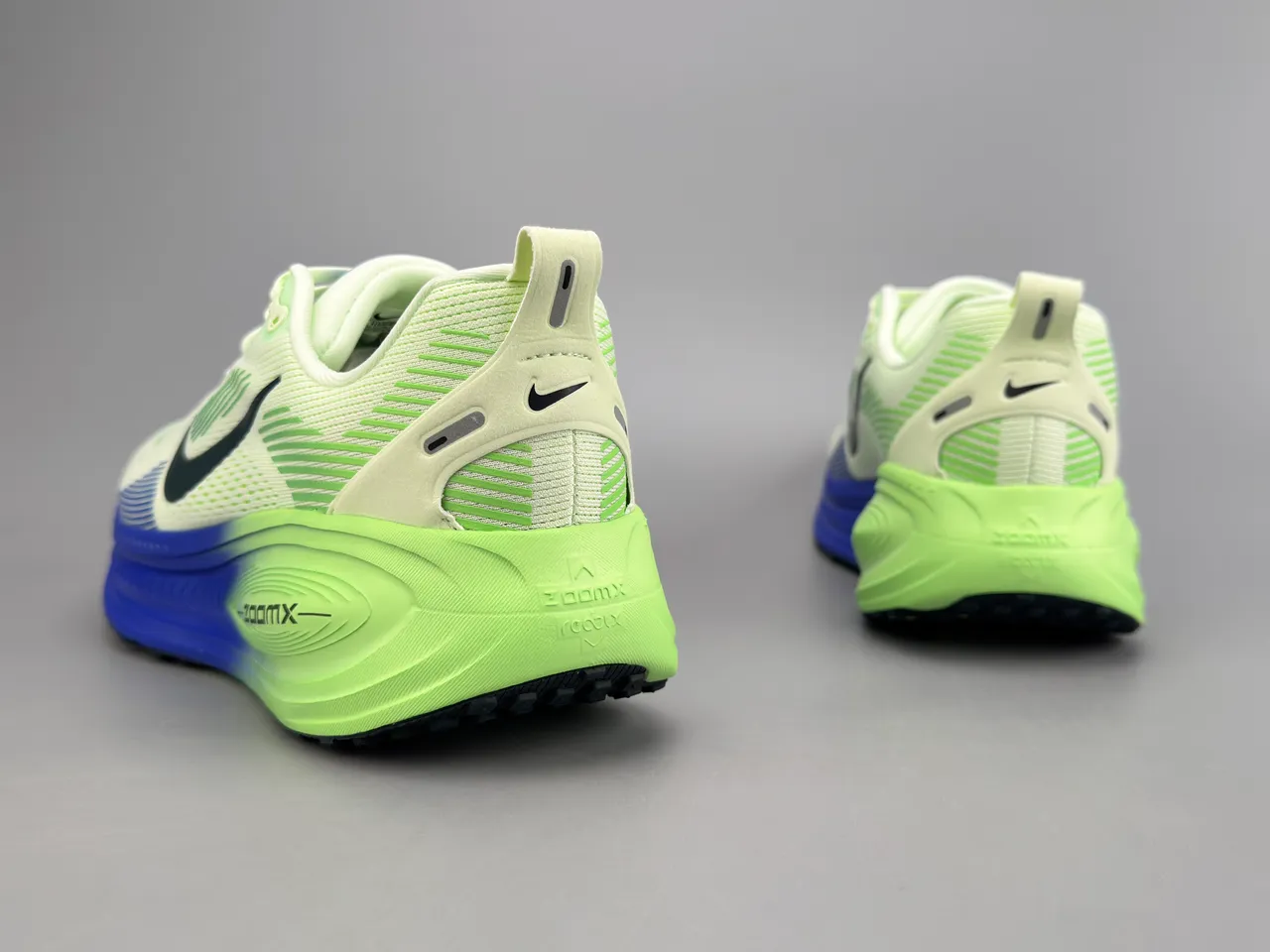 Nike Green Blue Engineered Knit Upper Gradient Midsole Running Shoes 6