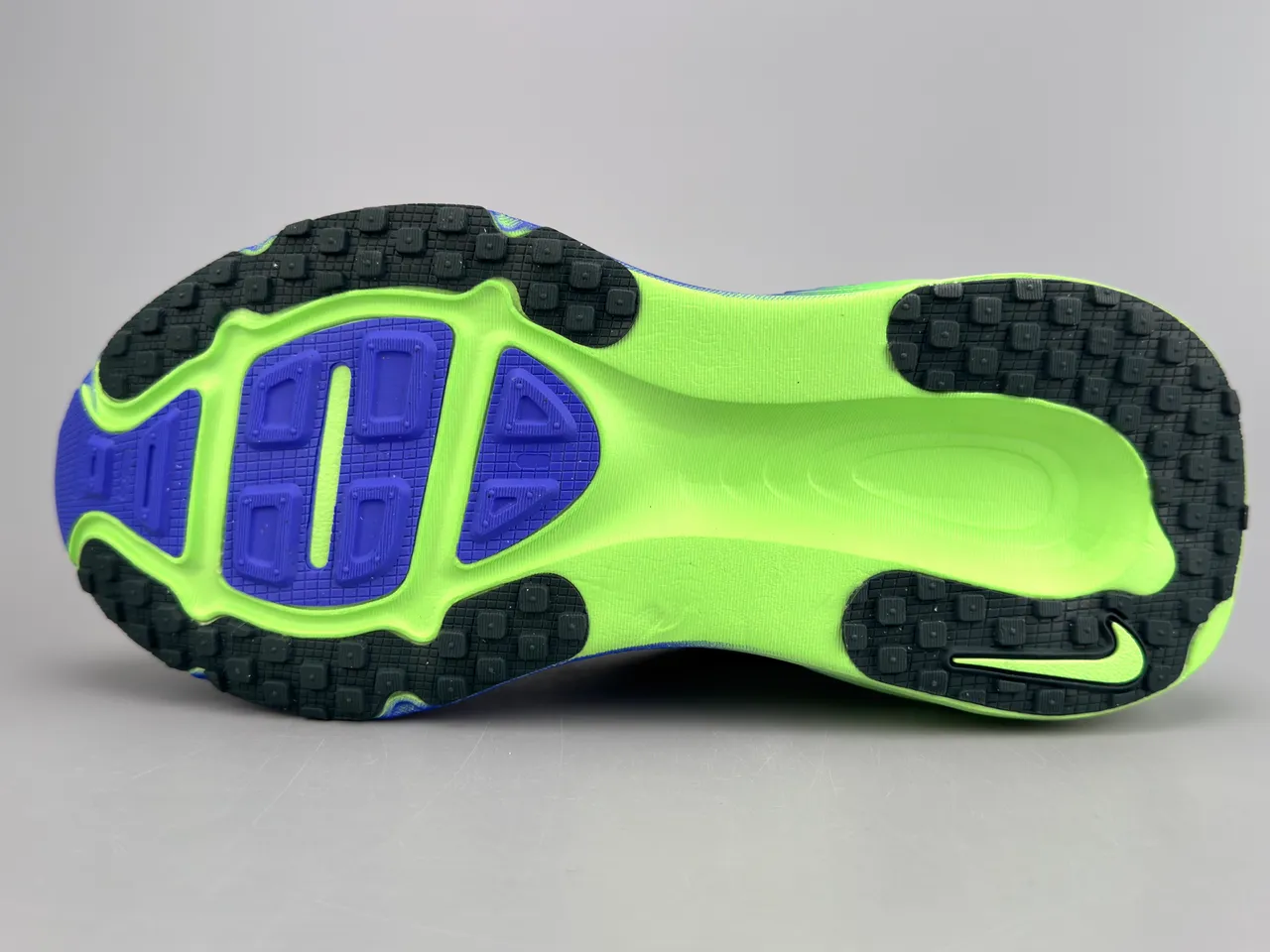 Nike Green Blue Engineered Knit Upper Gradient Midsole Running Shoes 8