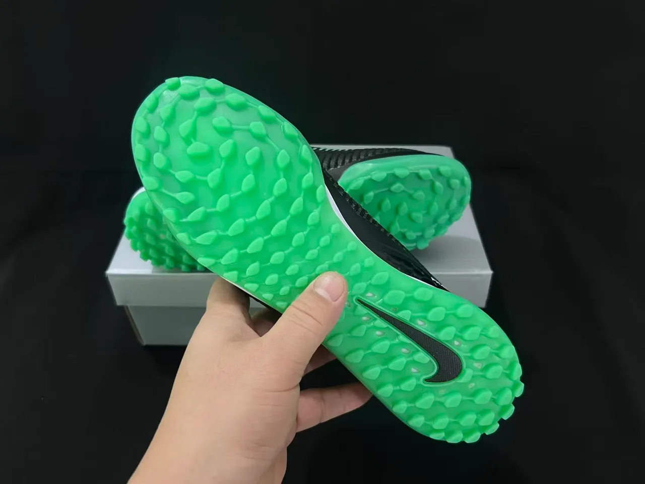 Nike Gripknit Turf Noir et Vert Néon Chaussures de football 9