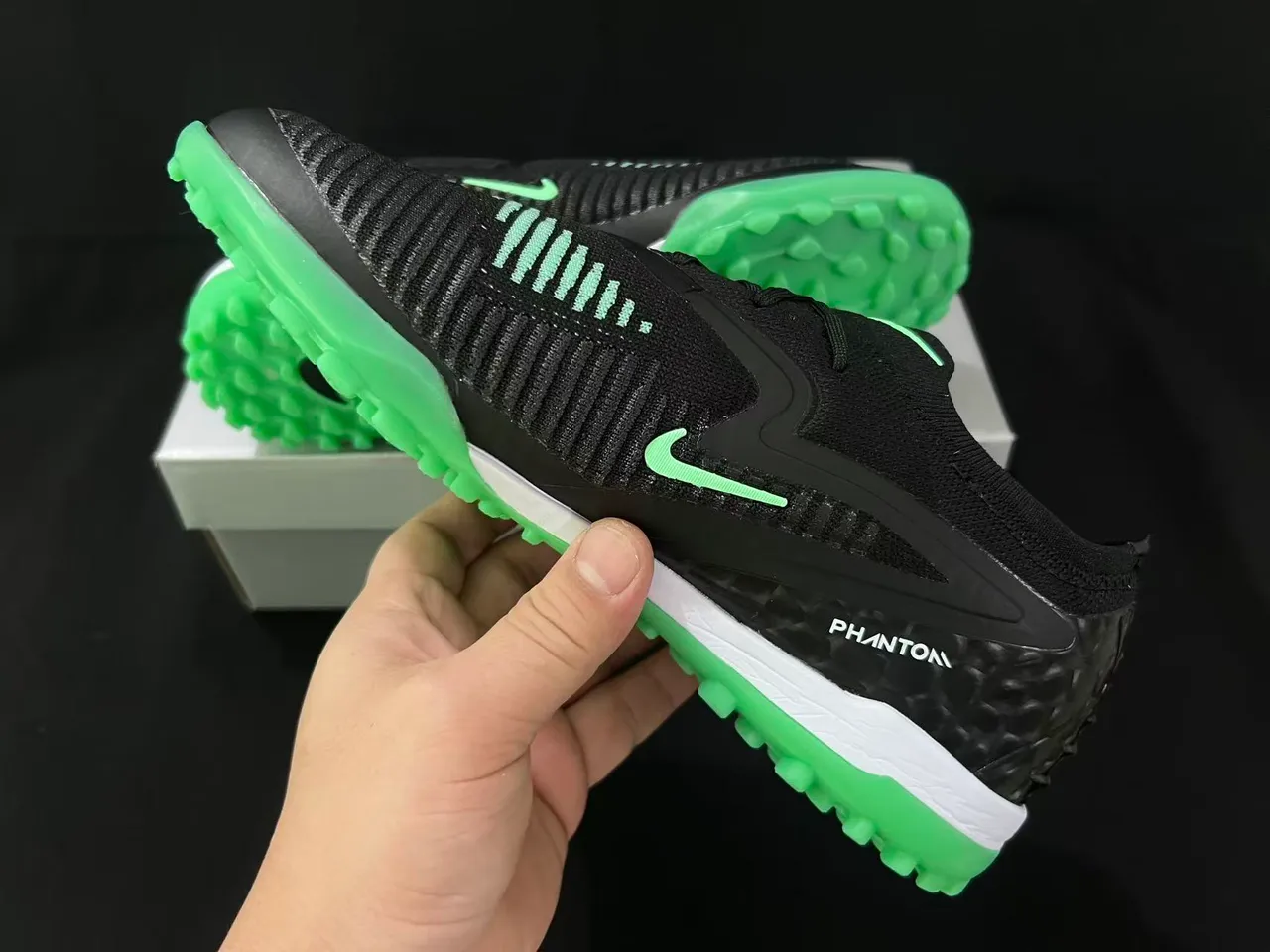 Nike Gripknit Turf Noir et Vert Néon Chaussures de football 11