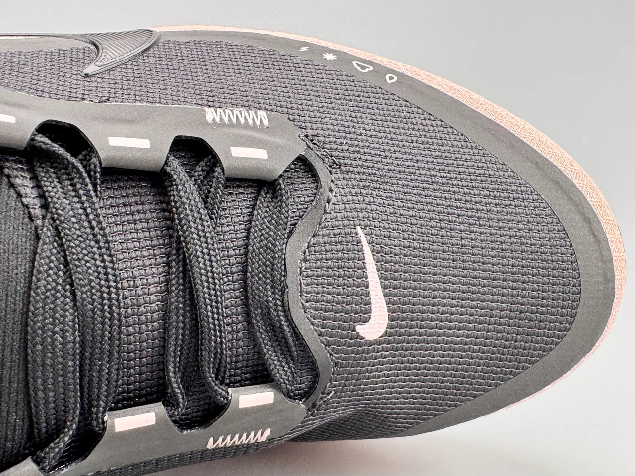Nike Invincible Run Black Pink Engineered Mesh Upper Sculpted ZoomX Midsole Running Shoes 4