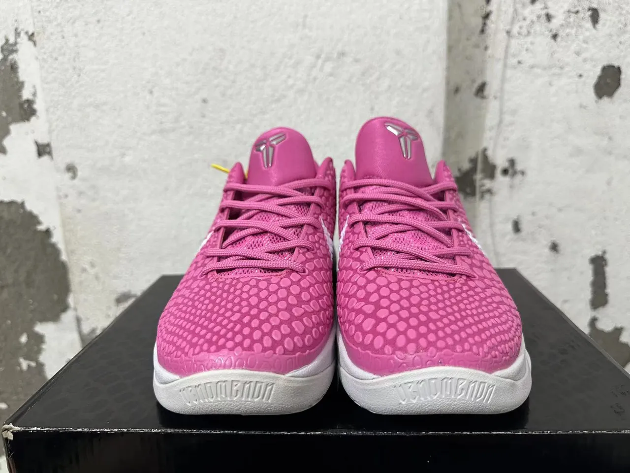 Nike Kobe 4 Pink White Silver Basketball Shoes 3