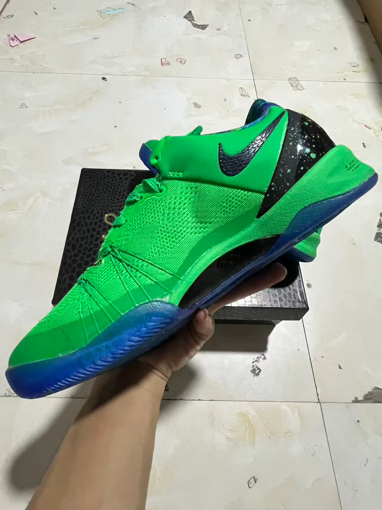 Nike Kobe Green Blue Knit Upper Textured Swoosh Basketball Shoes 4