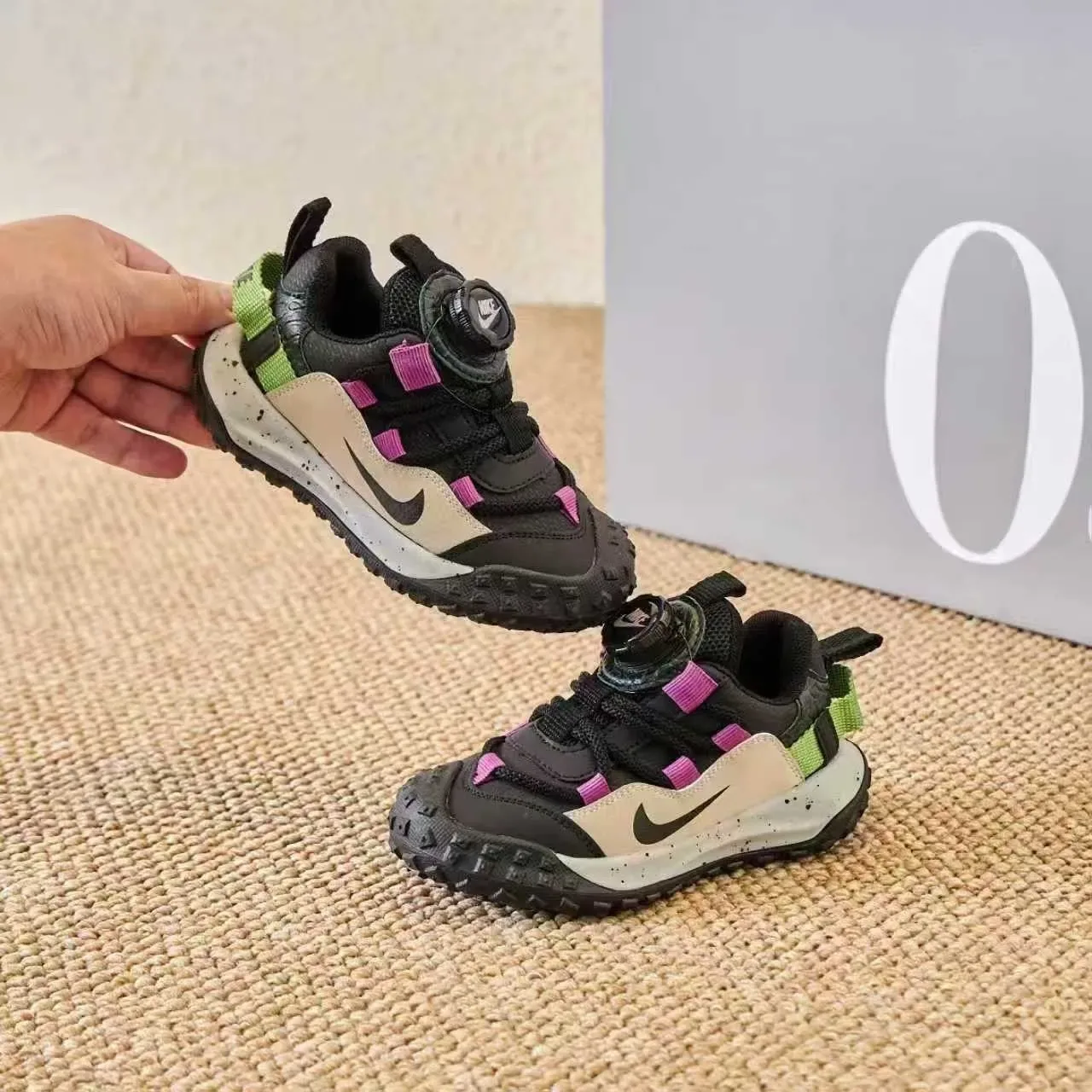 Nike Laceless BOA Dial Kids Lifestyle Sneakers 14