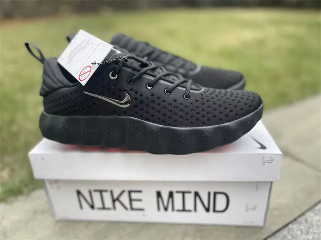 Nike MIND Black and Orange Lifestyle Sneakers 2