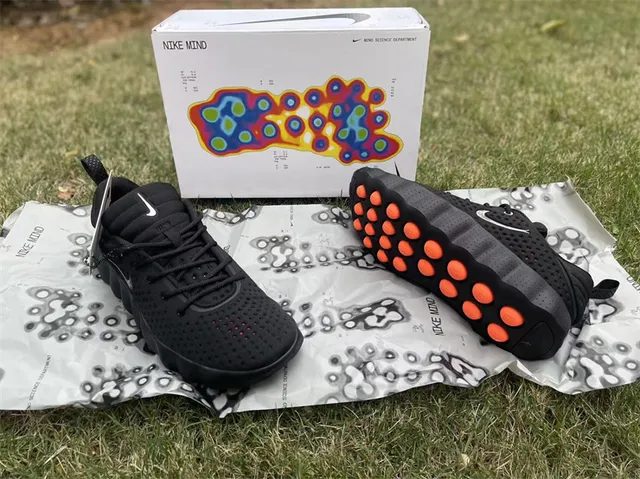 Nike MIND Black and Orange Lifestyle Sneakers 3