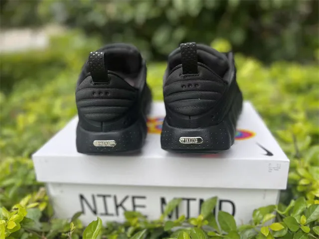 Nike MIND Black and Orange Lifestyle Sneakers 16