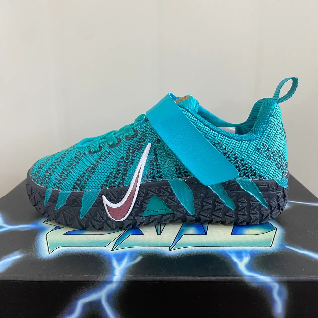 Nike Multicolor Laceless Hook-and-Loop Strap Sculpted Rubber Sole Lifestyle Sneakers 19