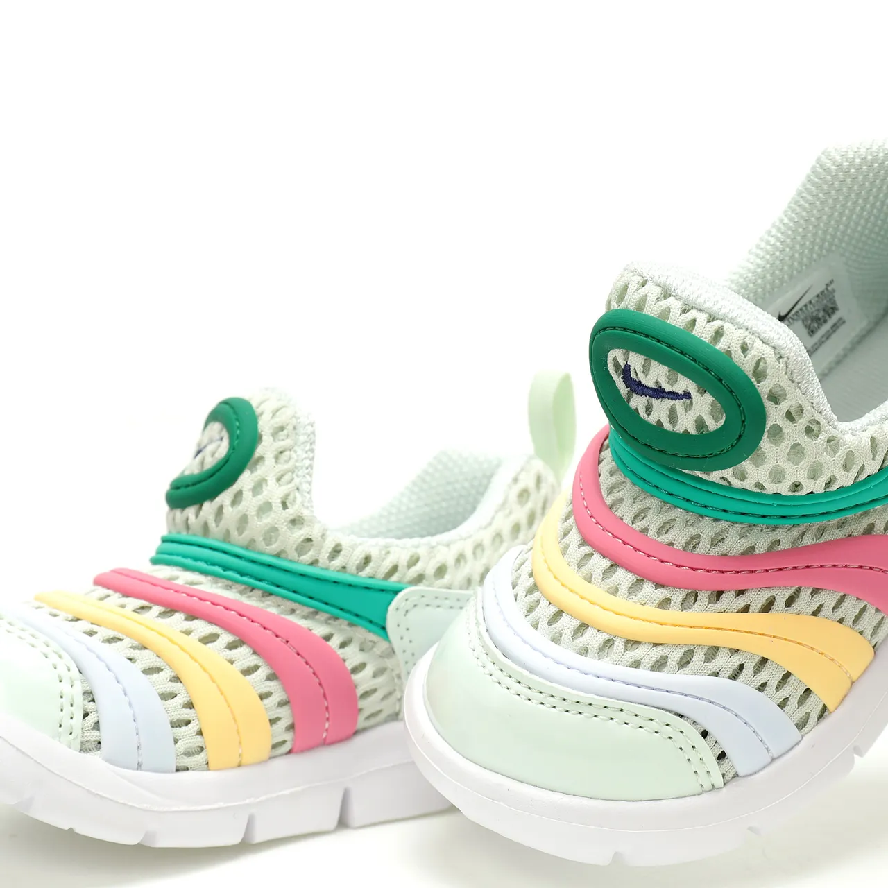 Nike Multicolor White Slip-On Wave-Patterned Upper Running Shoes 19