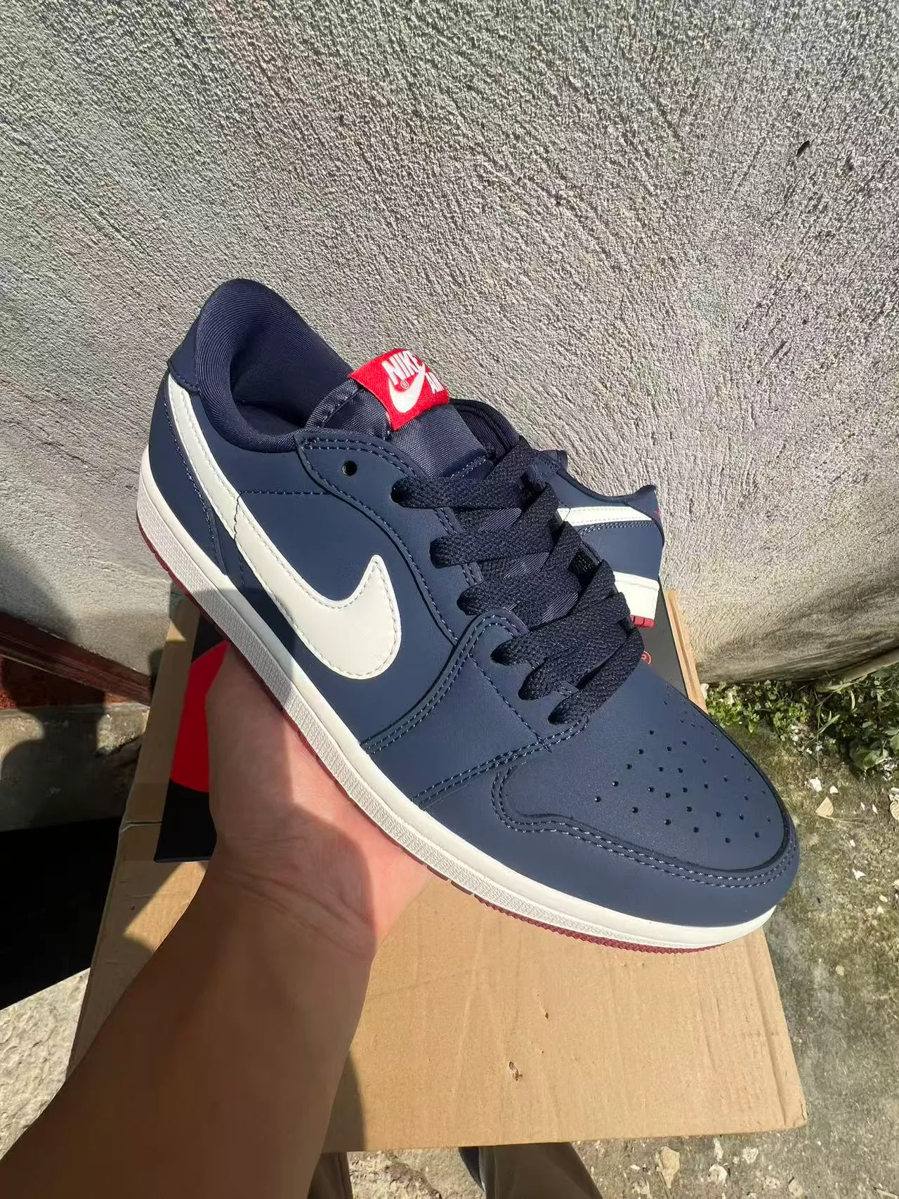 Nike Navy Red Low-Top Leather Upper Lifestyle Sneakers 2
