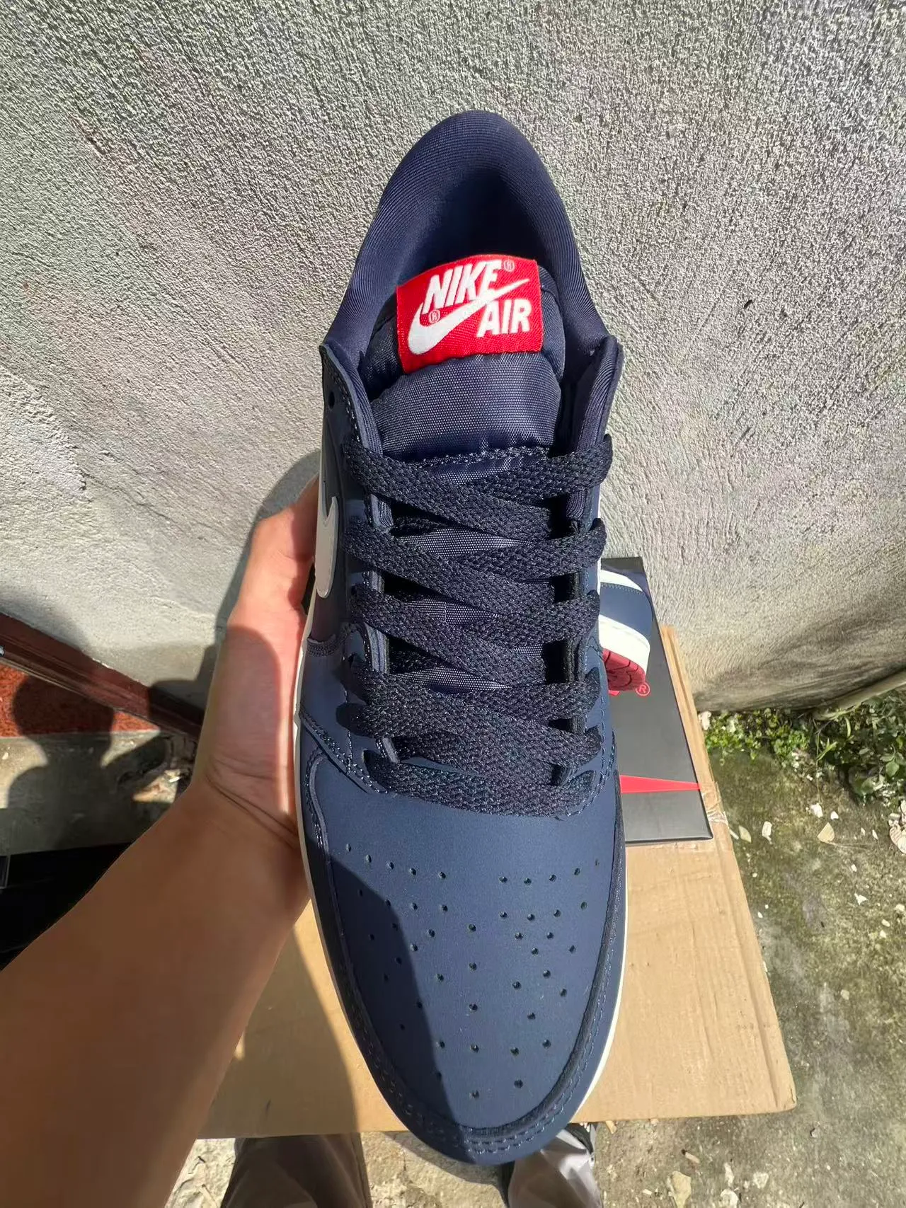 Nike Navy Red Low-Top Leather Upper Lifestyle Sneakers 3