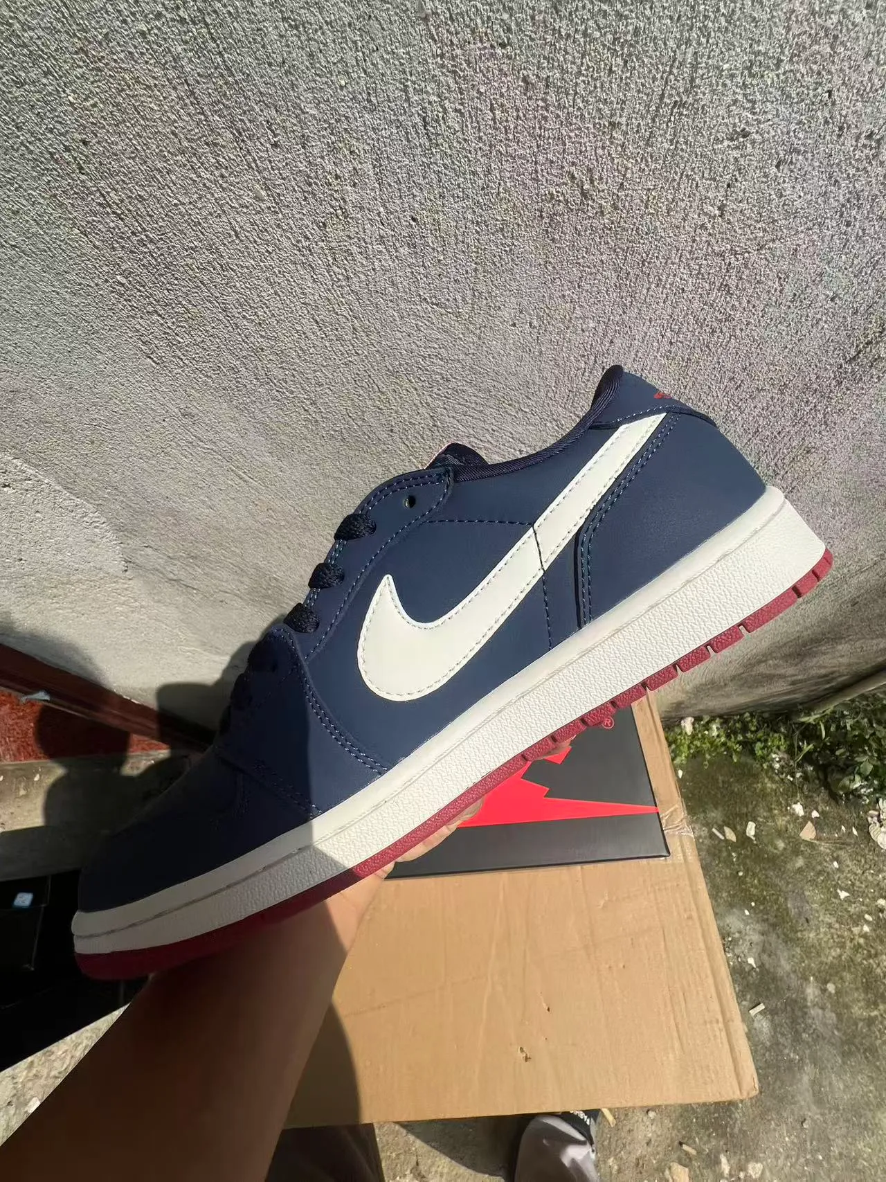 Nike Navy Red Low-Top Leather Upper Lifestyle Sneakers 5