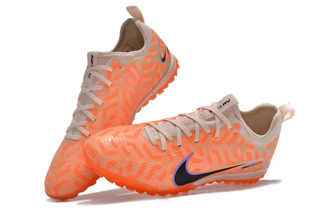 Nike Orange Beige Low-Cut Synthetic Upper Geometric Overlay Pattern Turf Soccer Shoes 2