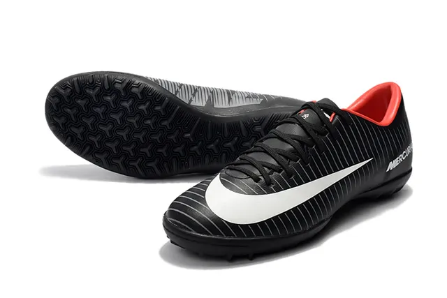 Nike Tênis de Futebol Indoor Laranja Preto Silhueta Baixa Ribeteada Superior Sintética 18