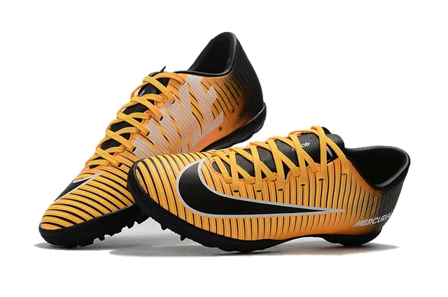 Nike Tênis de Futebol Indoor Laranja Preto Silhueta Baixa Ribeteada Superior Sintética 22