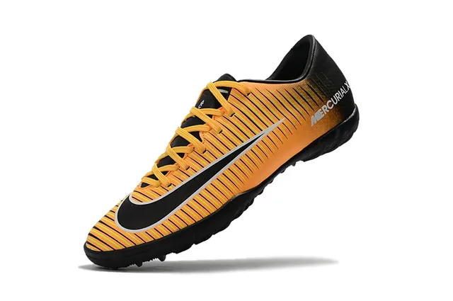 Nike Tênis de Futebol Indoor Laranja Preto Silhueta Baixa Ribeteada Superior Sintética 24